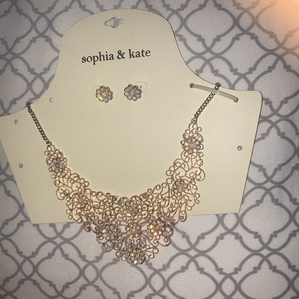 Earring and necklace set